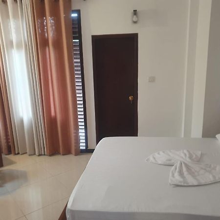 Ravi Place Unawatuna Exterior photo